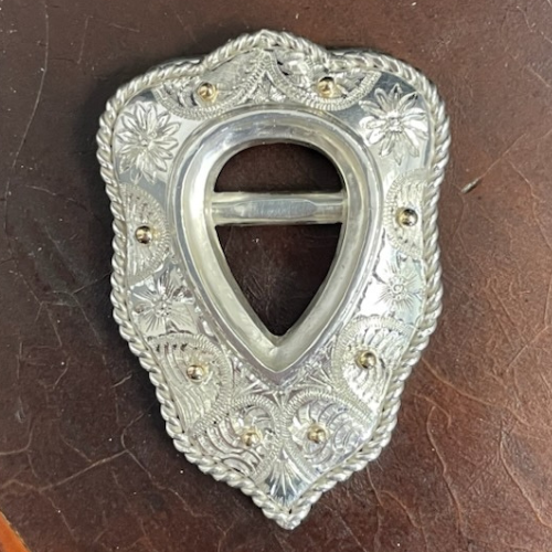 Western style ornamenting buckle.